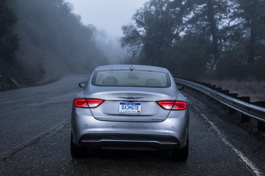  Chrysler 200 2015 года  (фото 207 из 207)
